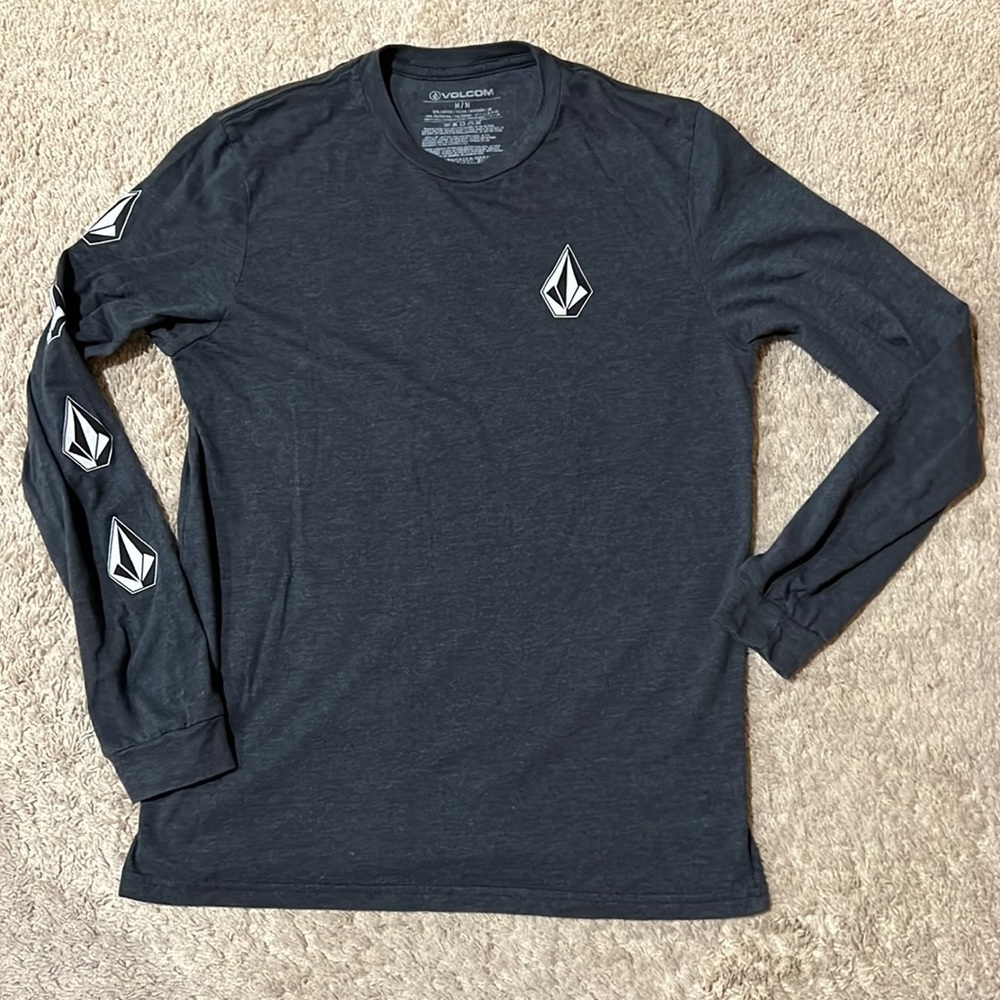 Volcom deadly stones design down one long sleeve